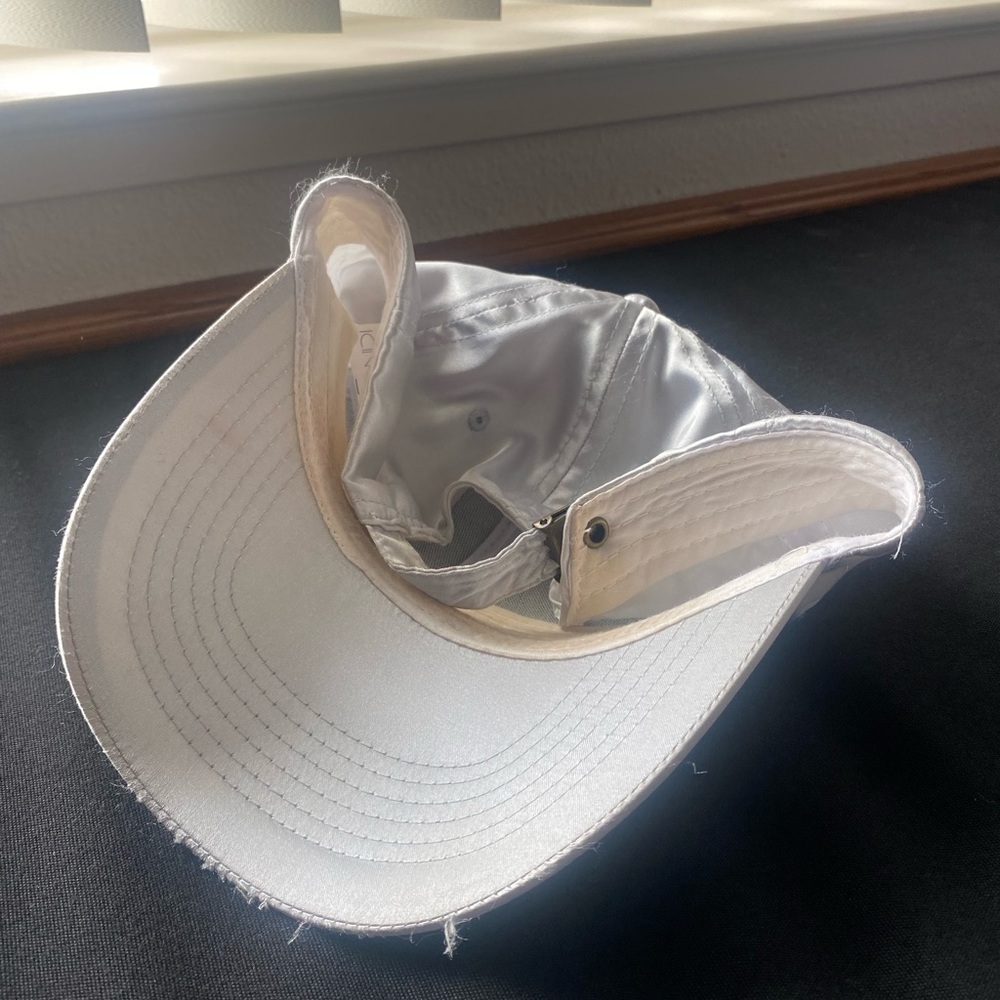 Icing Silver Hat - Picture 2 of 4